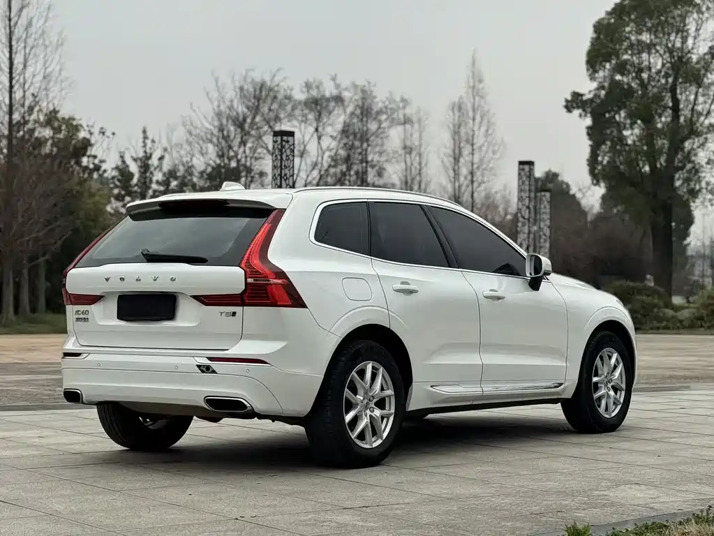 Volvo XC60 2021 T5 four-wheel drive Zhiyi Luxury Edition купить на сайте DeffCars