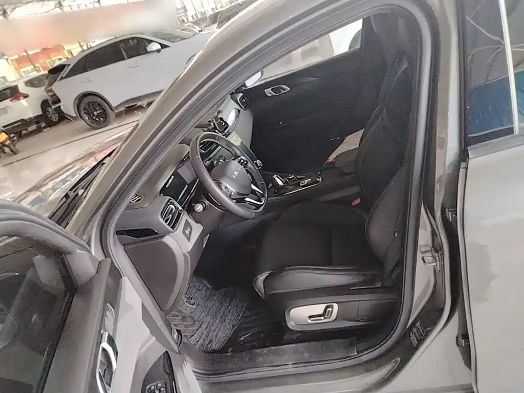 Lynk & Co 03 2021 1.5TD DCT Plus купить на сайте DeffCars