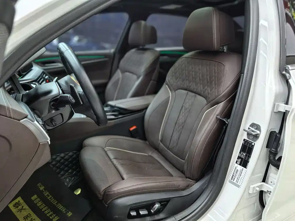 BMW 5 Series 2022 530Li Exclusive M Sports Package купить на сайте DeffCars