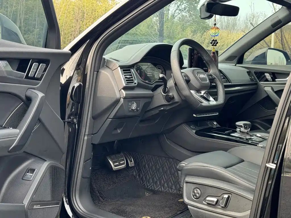 Audi Q5L 2025 45 TFSI luxury and dynamic model купить на сайте DeffCars