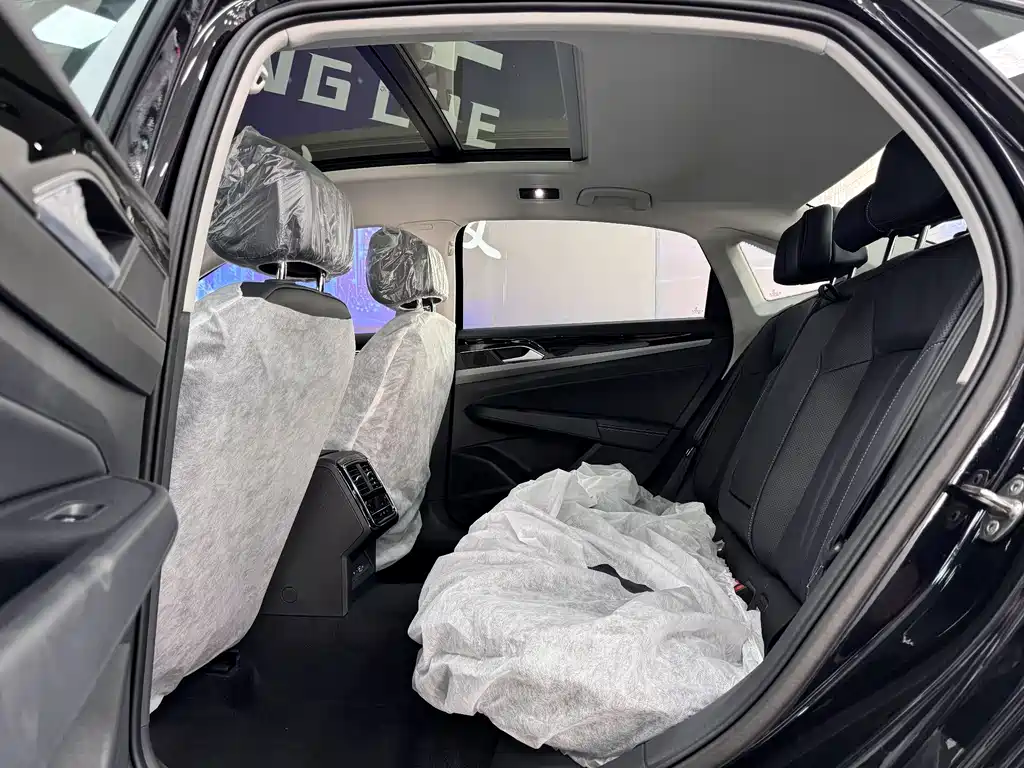 Passat 2026 Outstanding Model 380TSI Starry Sky Dragon Edition купить на сайте DeffCars