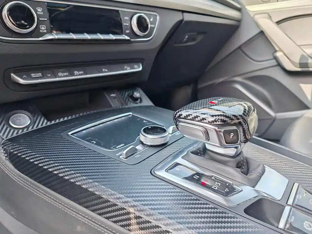 Audi Q5L 2018 40 TFSI enjoys fashionable style, National V купить на сайте DeffCars