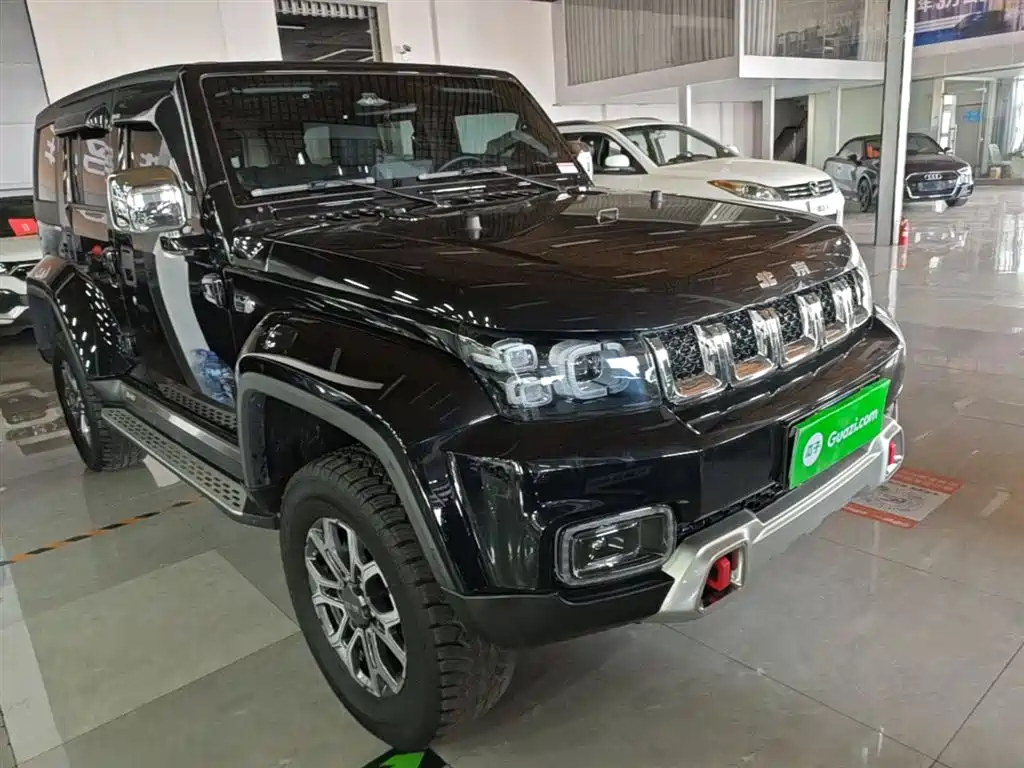 Beijing off-road BJ40 2023 2.0T automatic four-wheel drive city hunter version knight type купить на сайте DeffCars