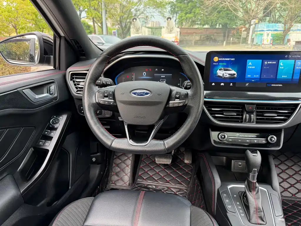 Focus 2022 Hatchback EcoBoost 180 Automatic ST Line купить на сайте DeffCars