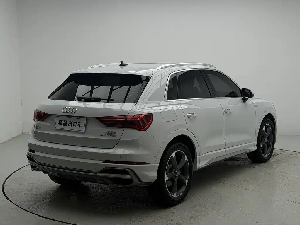 Audi Q3 2023 35 TFSI Fashionable and Dynamic (1.4T) купить на сайте DeffCars