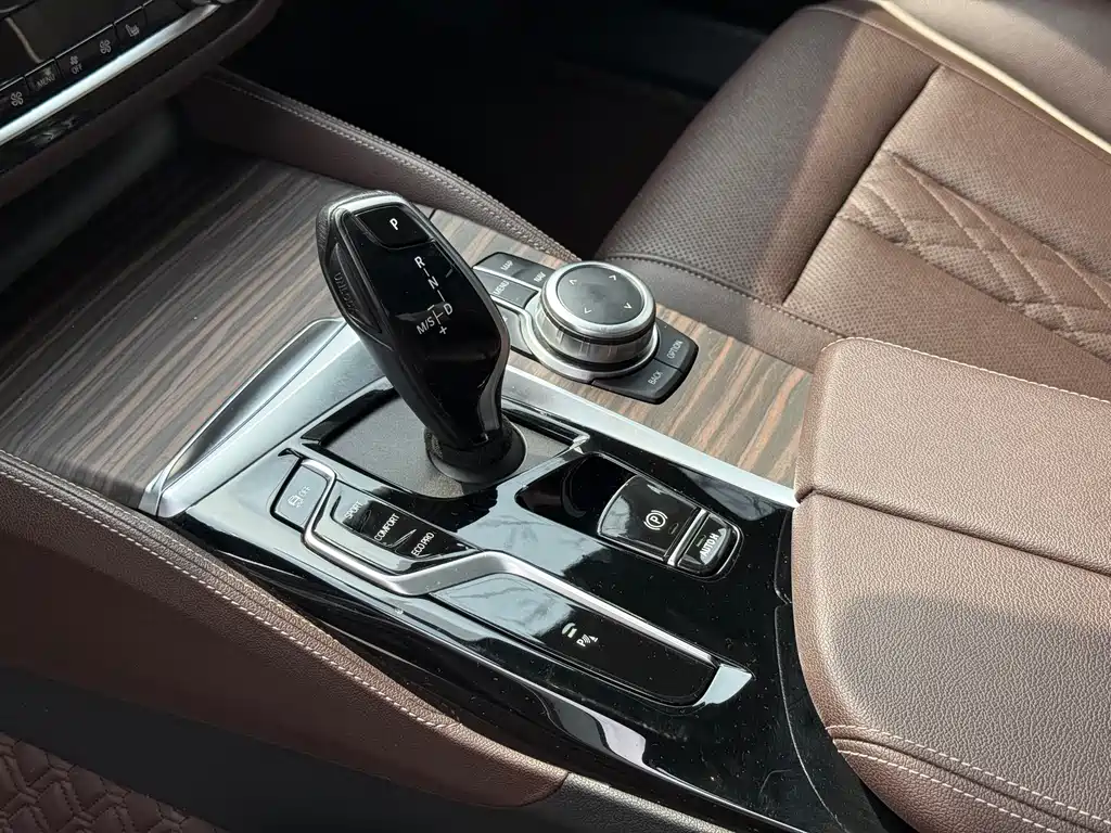 BMW 5 Series 2022 facelift 530Li leading M sports package купить на сайте DeffCars