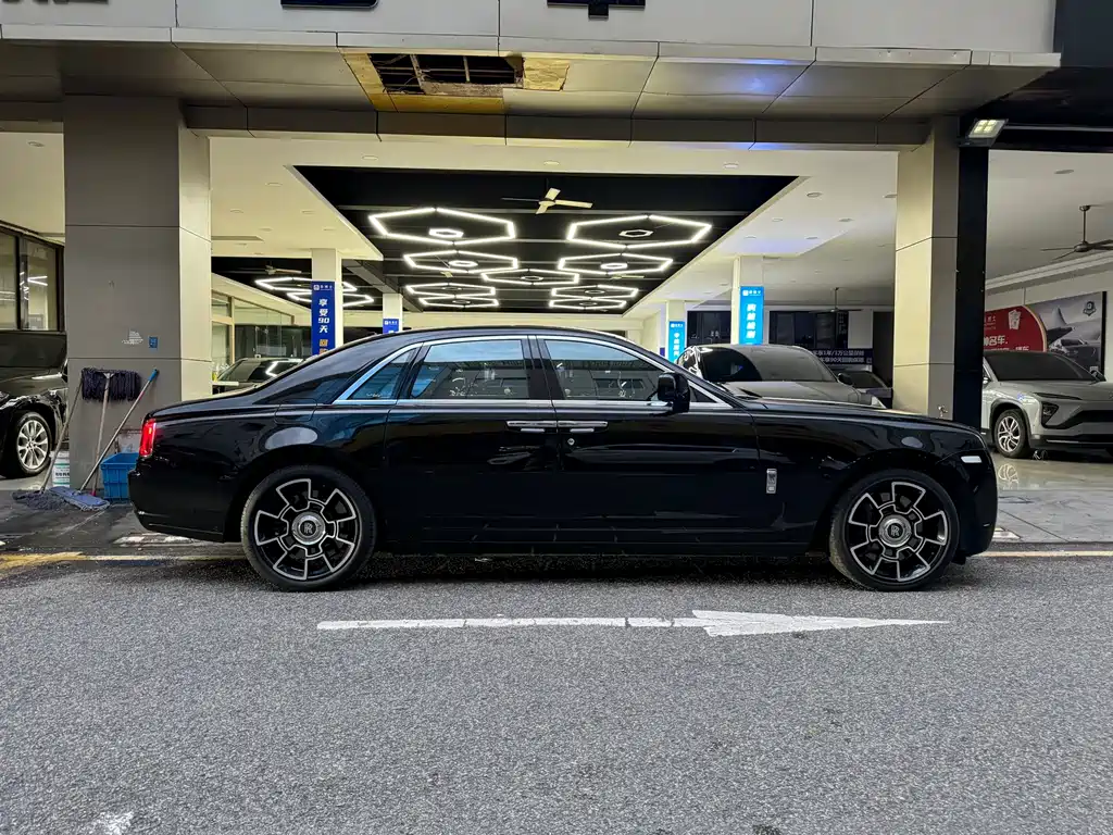 Ghost 2010 6.6T Standard Edition купить на сайте DeffCars