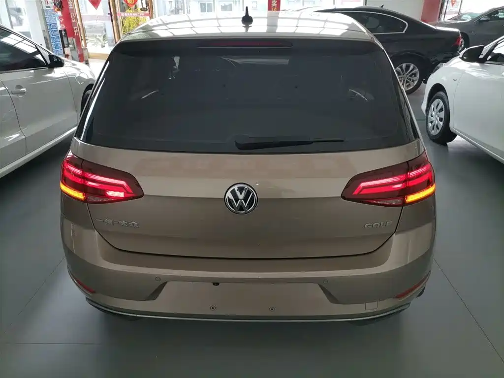 Golf 2019 1.6L automatic comfort model National V купить на сайте DeffCars