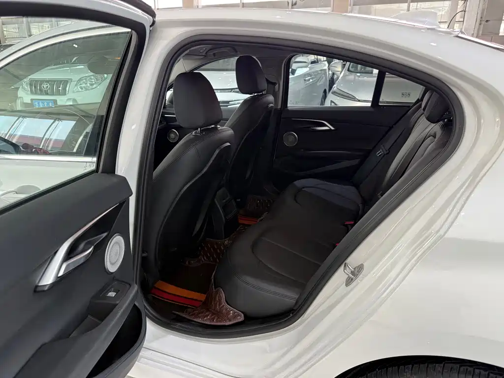 BMW 1 Series 2021 120i M Sports Edition купить на сайте DeffCars