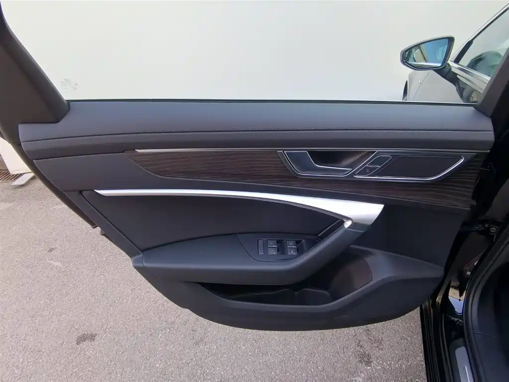 Audi A6L 2025 45 TFSI quattro premium dynamic model купить на сайте DeffCars