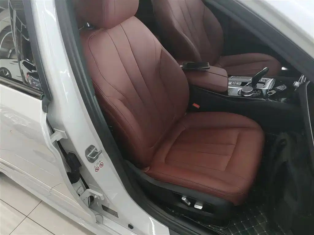 BMW 5 Series 2018 facelift 530Li leading M sports package купить на сайте DeffCars