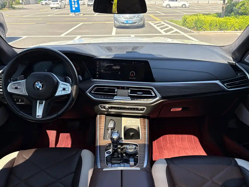 BMW X5 2022款 xDrive 40Li 尊享型M运动套装 купить на сайте DeffCars