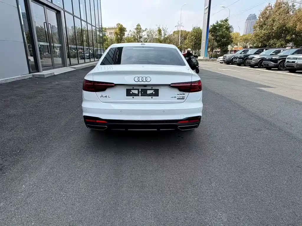 Audi A4L 2021 40 TFSI Advanced Life Edition купить на сайте DeffCars