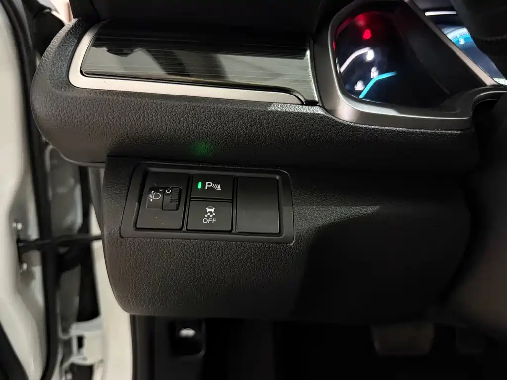 Civic 2016 220TURBO CVT Deluxe Edition купить на сайте DeffCars
