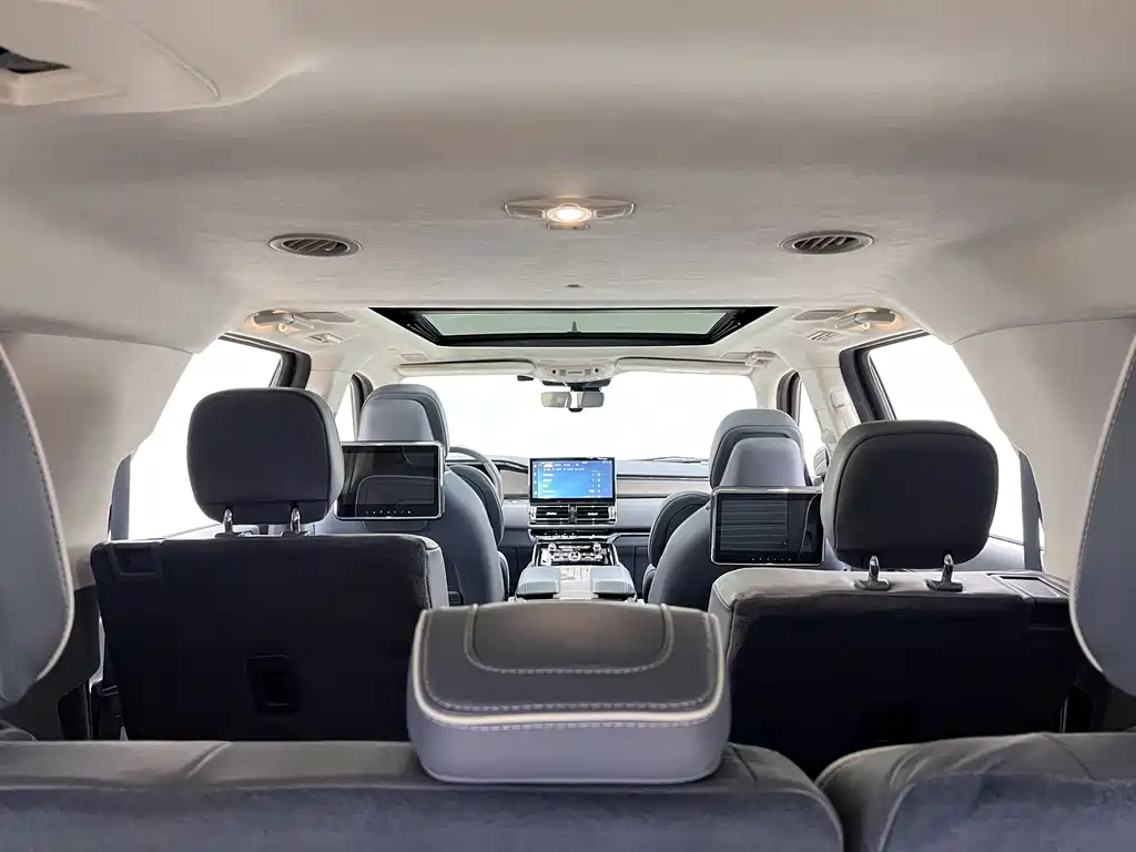 Navigator 2022 3.5T Long Axis Presidential Edition купить на сайте DeffCars