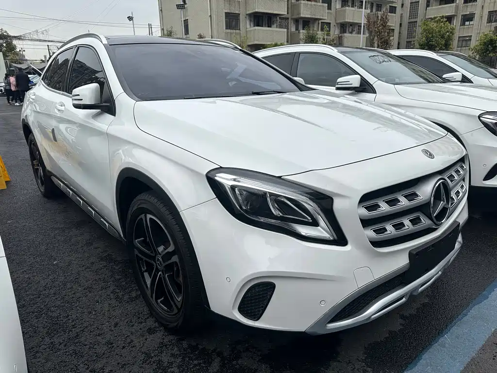 Mercedes-Benz GLA 2018 GLA 200 Fashion Model купить на сайте DeffCars