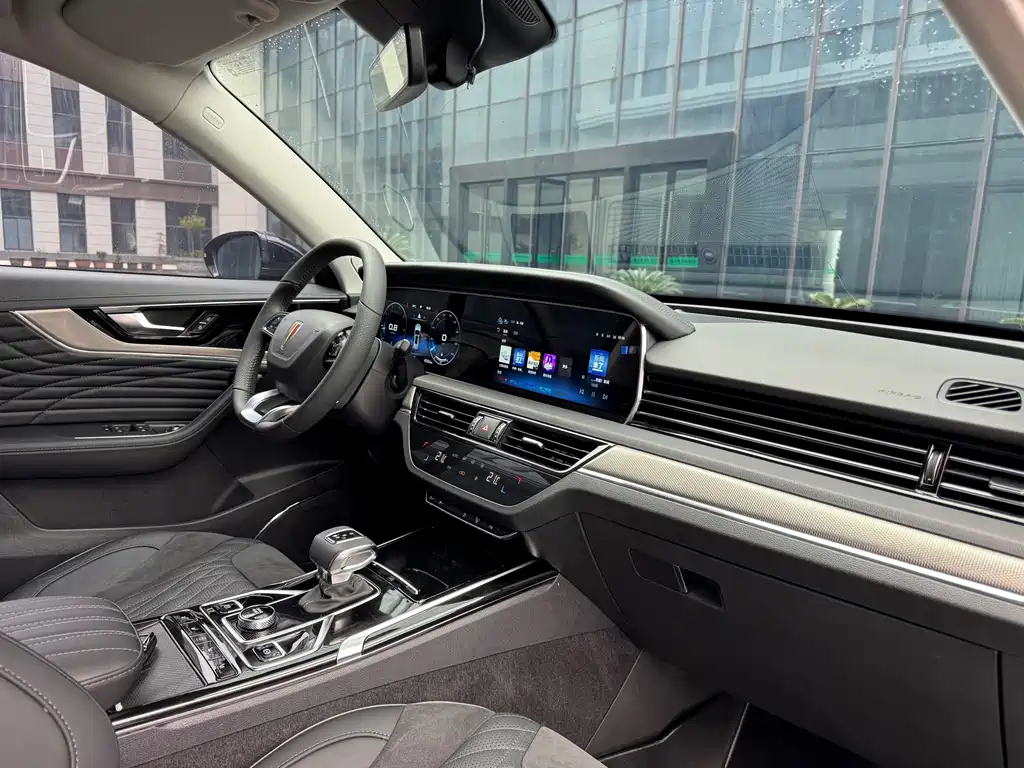 Hongqi HS5 2022 2.0T Zhilian Qixiang four-wheel drive version купить на сайте DeffCars