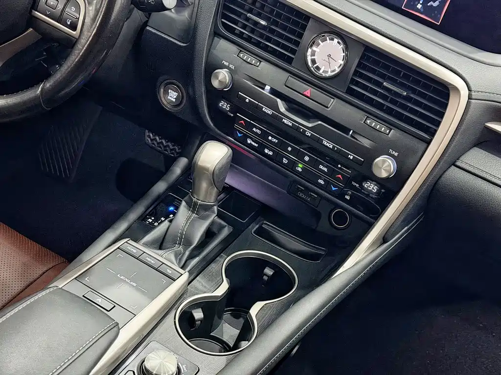 Lexus RX 2020 facelift 300 two-wheel drive elite version купить на сайте DeffCars