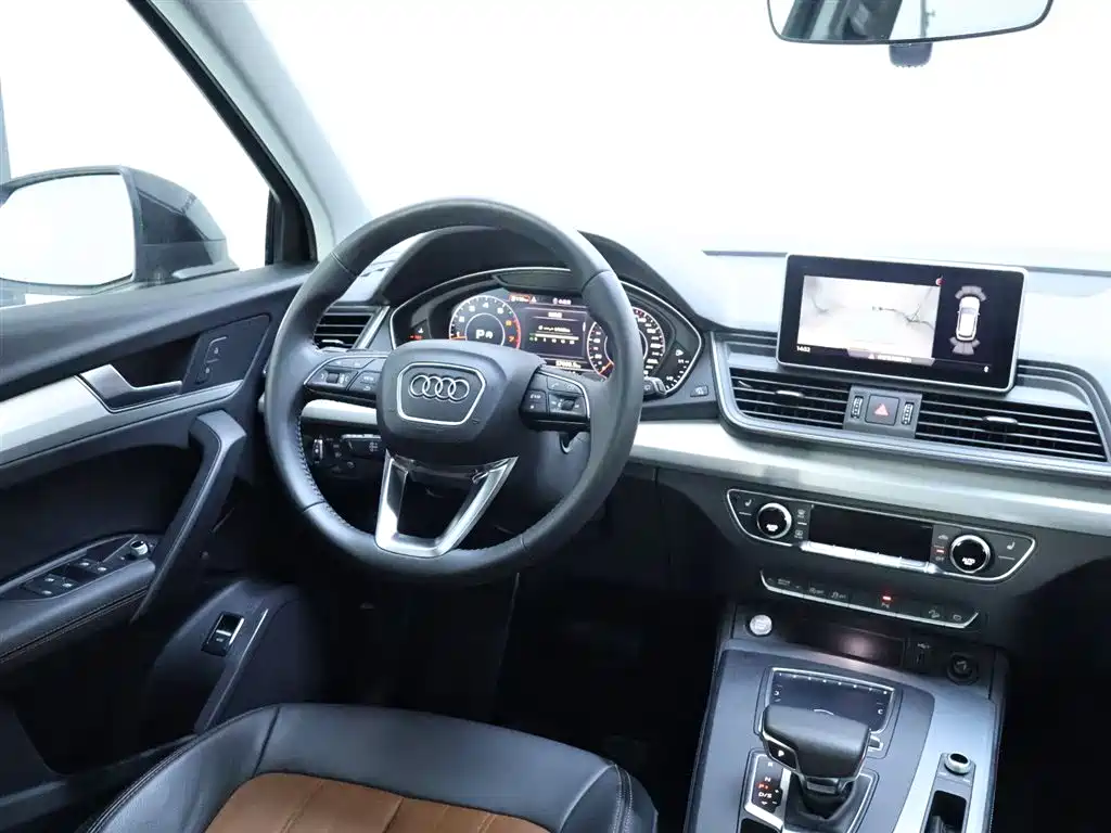 Audi Q5L 2020 40 TFSI enjoys fashionable style купить на сайте DeffCars