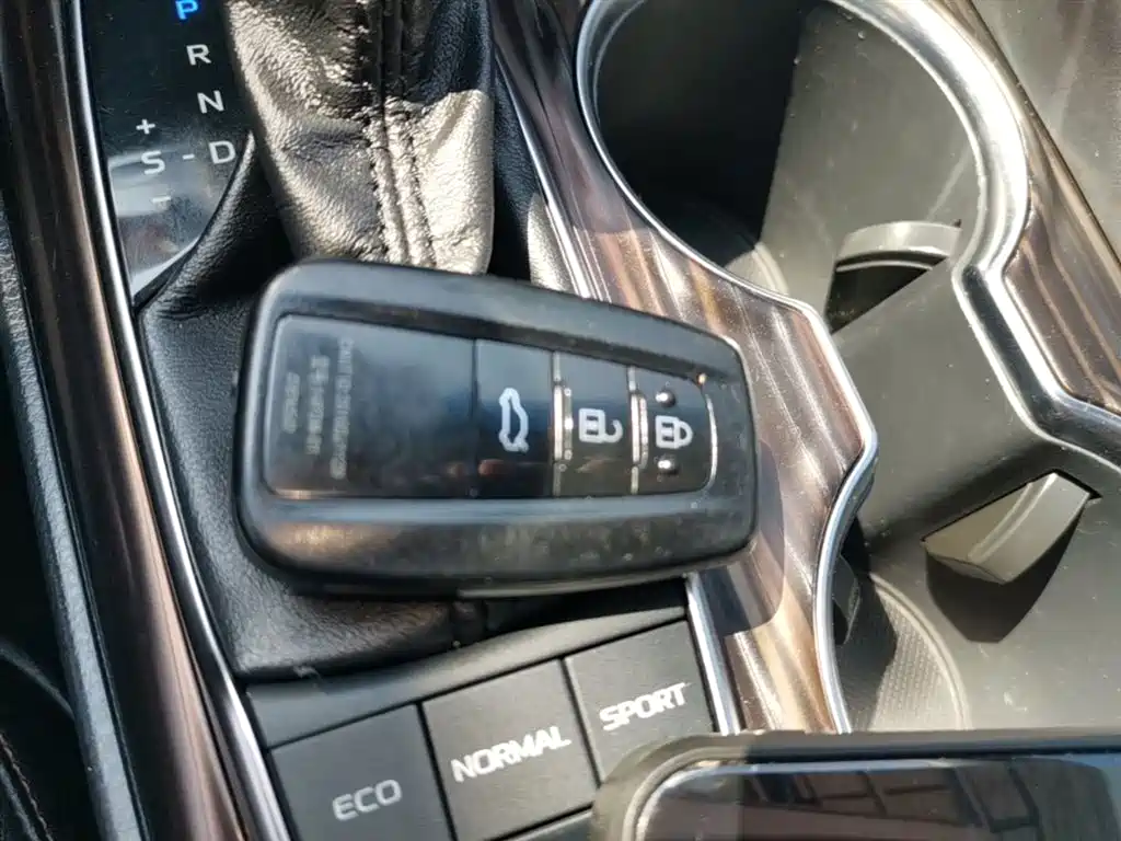 Camry 2019 2.5G Deluxe Edition National V купить на сайте DeffCars