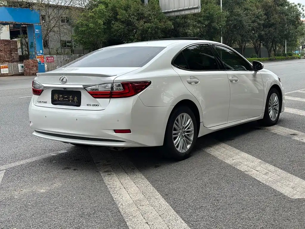 Lexus ES 2015 200 Elite Edition купить на сайте DeffCars
