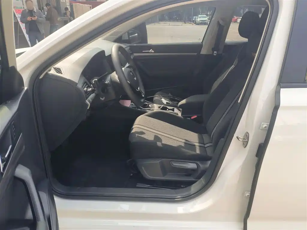 Lavida 2021 1.5L automatic fashion version купить на сайте DeffCars