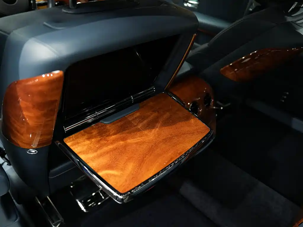 Phantom 2018 6.7T long wheelbase version купить на сайте DeffCars