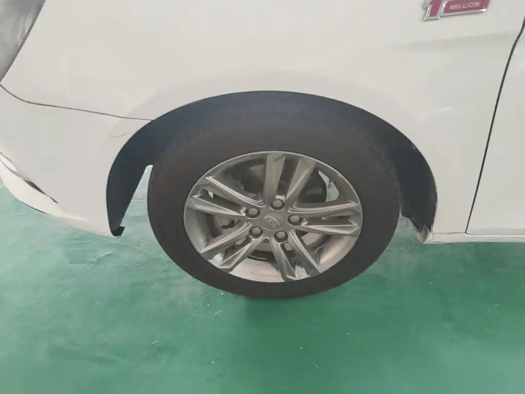 Emgrand 2017 Sedan Million Model 1.5L CVT Upward Interconnect Version купить на сайте DeffCars