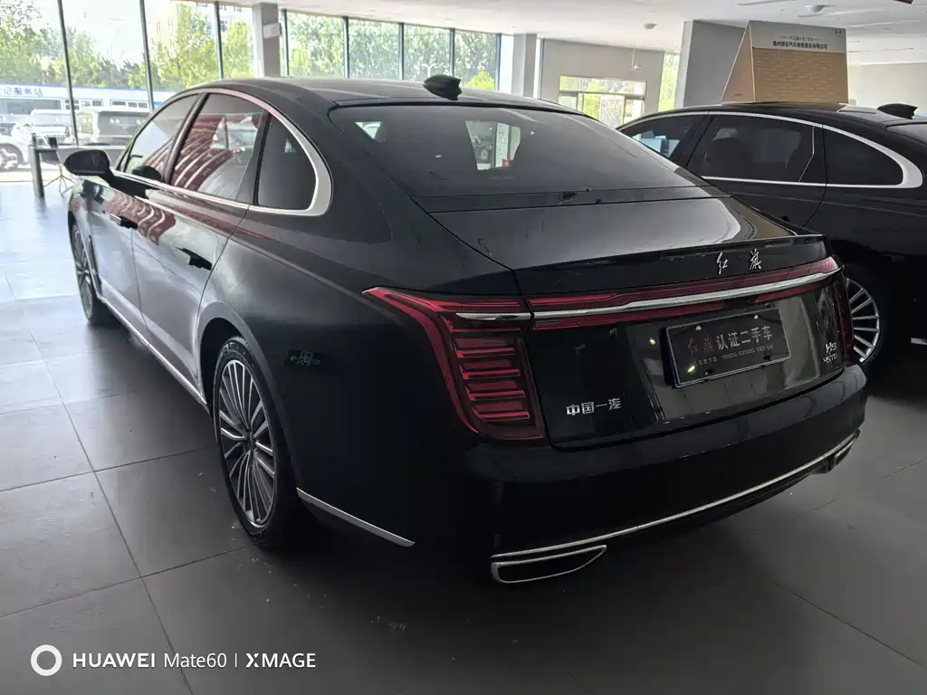 Hongqi H9 2023 2.0T Zhilian Flagship Edition купить на сайте DeffCars