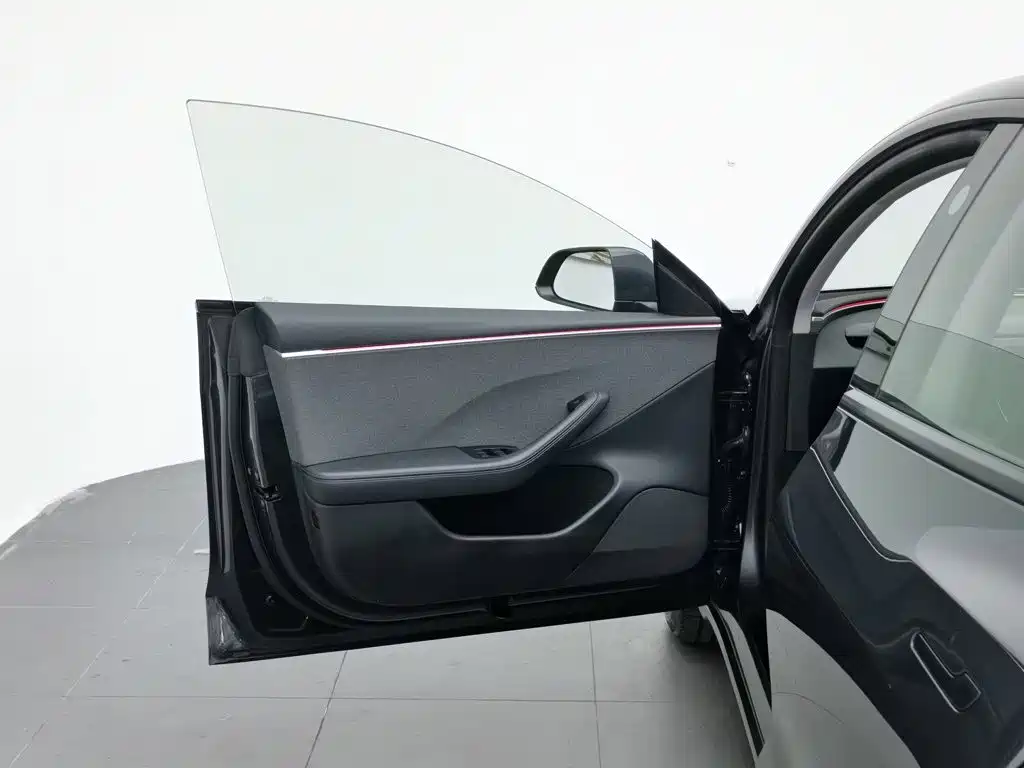 Model 3 2023 rear-wheel drive version купить на сайте DeffCars