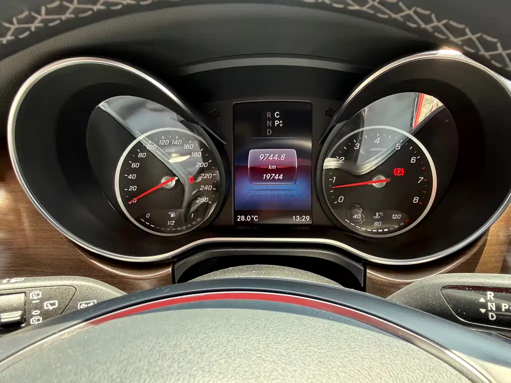 Mercedes-Benz V-Class 2022 V 260 L Long Wheelbase Luxury Edition купить на сайте DeffCars