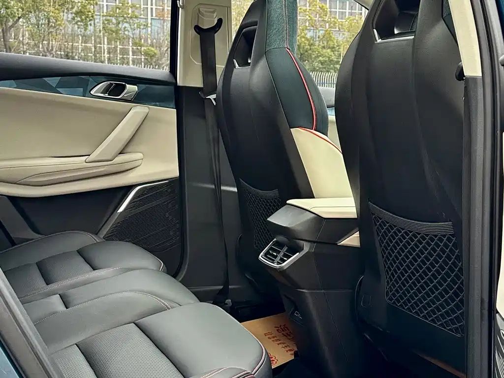 Lynk & Co 06 2020 1.5T Yao Halo купить на сайте DeffCars