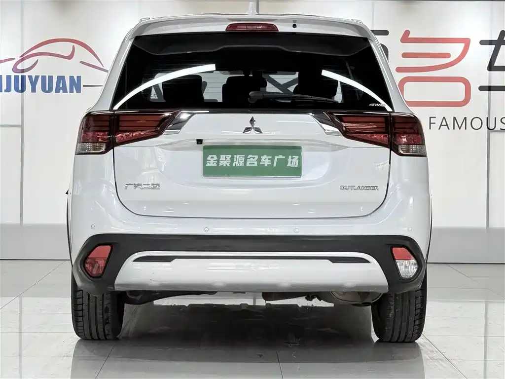 Outlander 2020 2.4L four-wheel drive exclusive version, 5 seats купить на сайте DeffCars