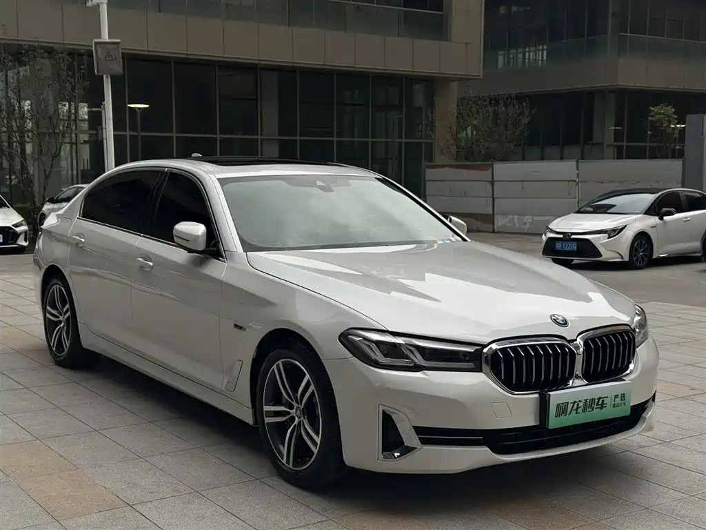 BMW 5 Series New Energy 2022 Model 535Le Luxury Package купить на сайте DeffCars