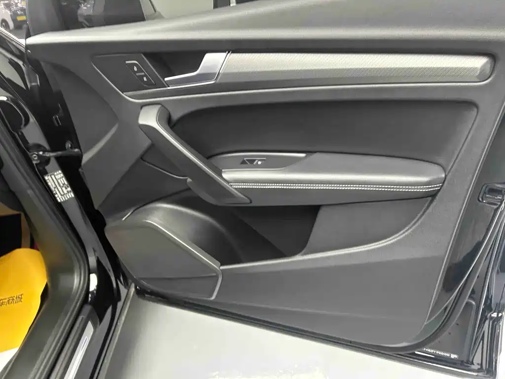 Audi Q5L 2023 40T luxury and dynamic model купить на сайте DeffCars
