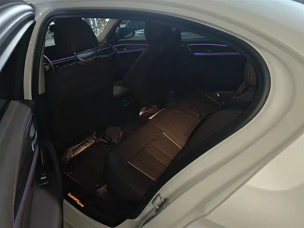 BMW 5 Series 2023 530Li Leading Luxury Package купить на сайте DeffCars