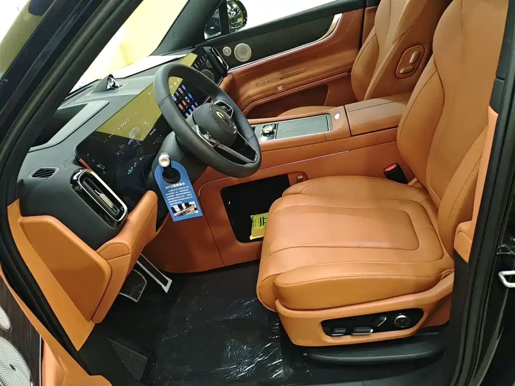 Wenjie M9 2025 extended range Ultra version 52kWh 6-seater version 192-line lidar) купить на сайте DeffCars