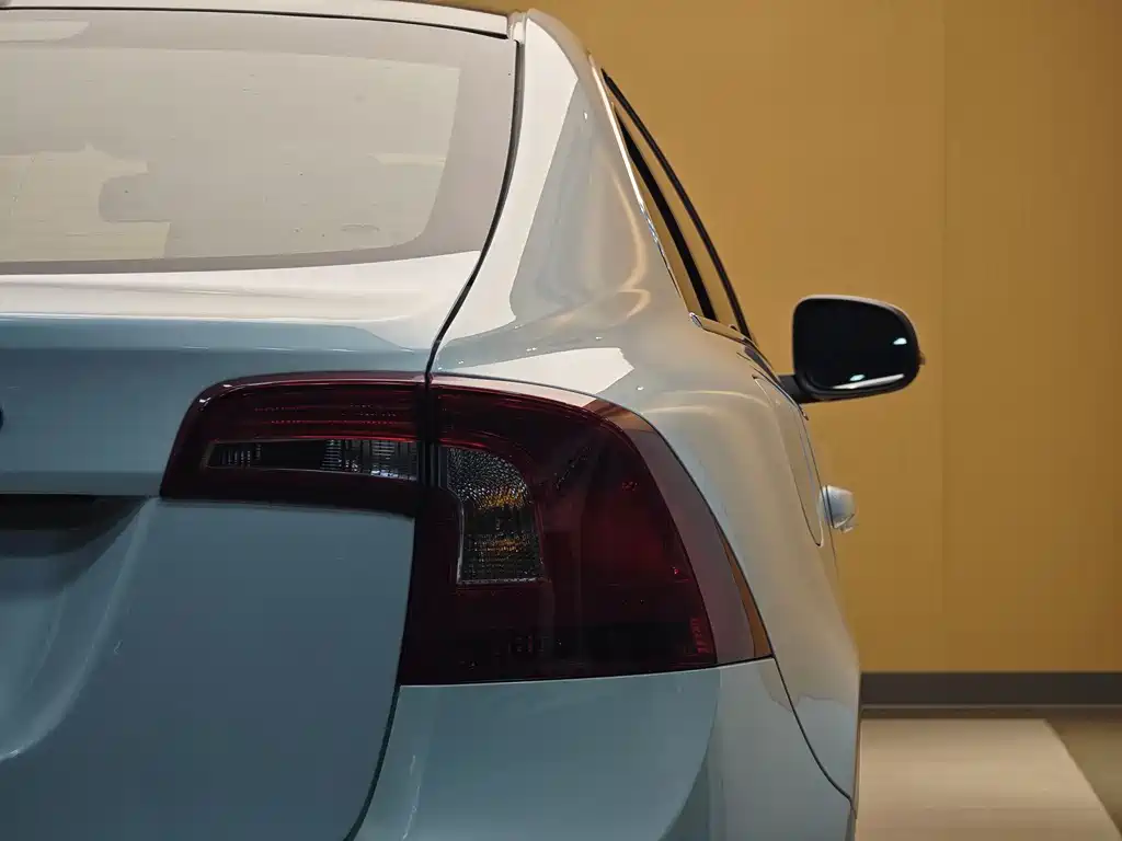 Volvo S60 2018 S60L T3 Smart Edition купить на сайте DeffCars