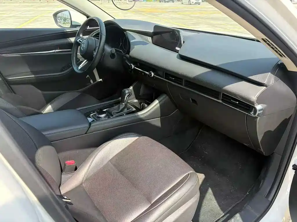 Mazda3 Angkesela 2021 2.0L Automatic Premium Edition купить на сайте DeffCars