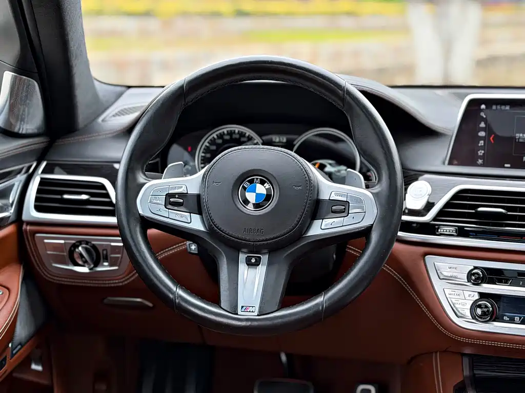 BMW 7 Series 2017 M760Li xDrive Premium Luxury Edition купить на сайте DeffCars
