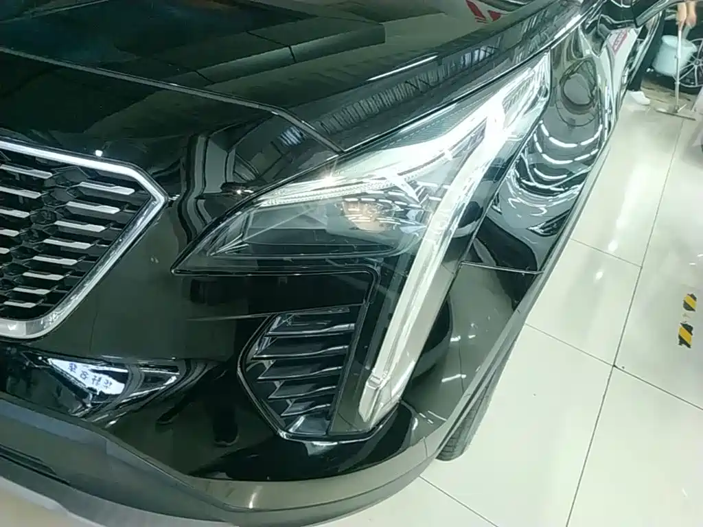 Cadillac XT4 2021 28T two-wheel drive leading model купить на сайте DeffCars