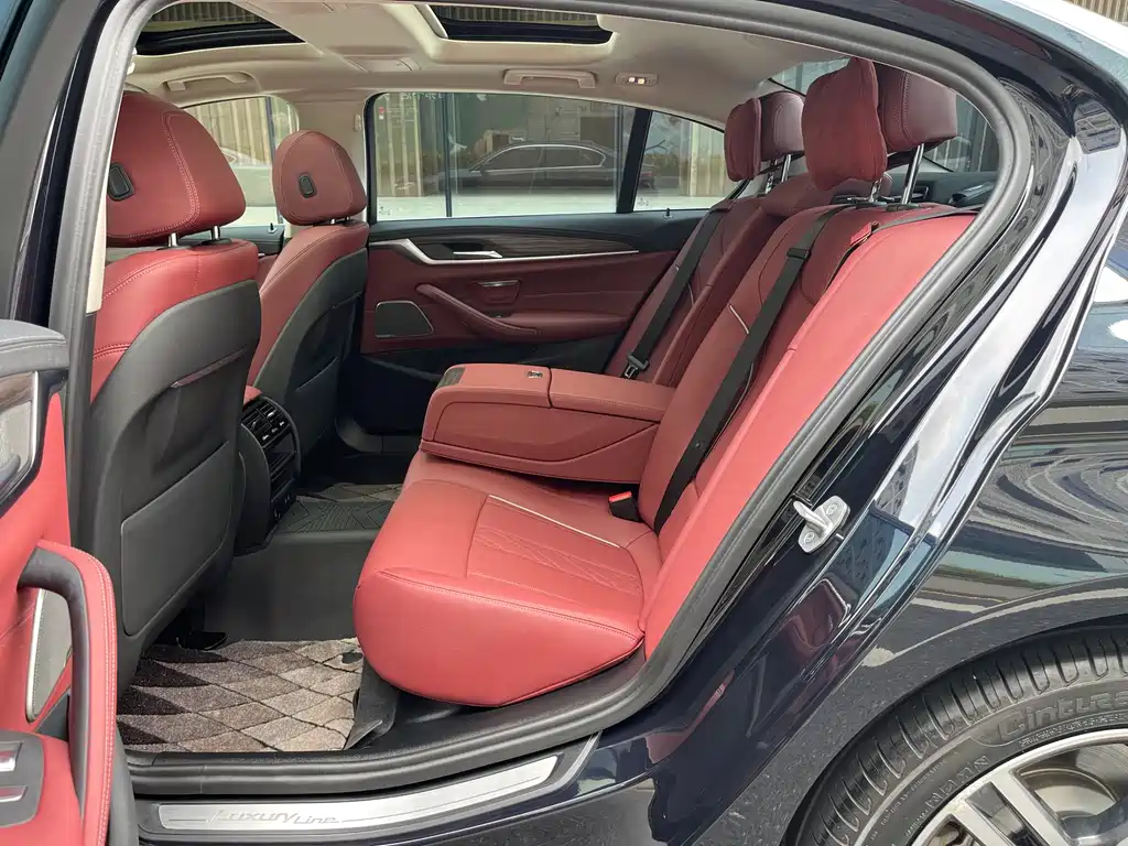 BMW 5 Series 2022 530Li Leading Luxury Package купить на сайте DeffCars