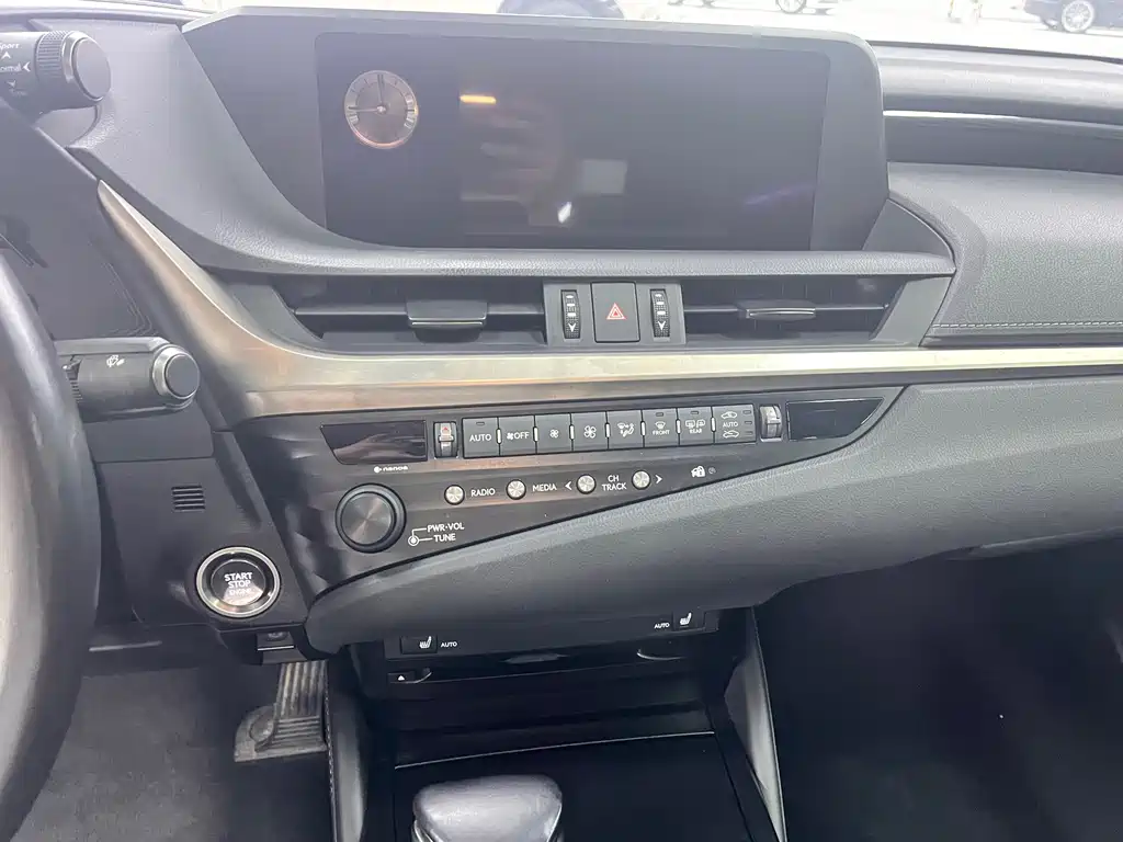 Lexus ES 2020 200 Excellence Edition купить на сайте DeffCars