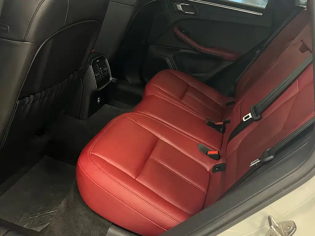 Macan 2023 Macan 2.0T купить на сайте DeffCars