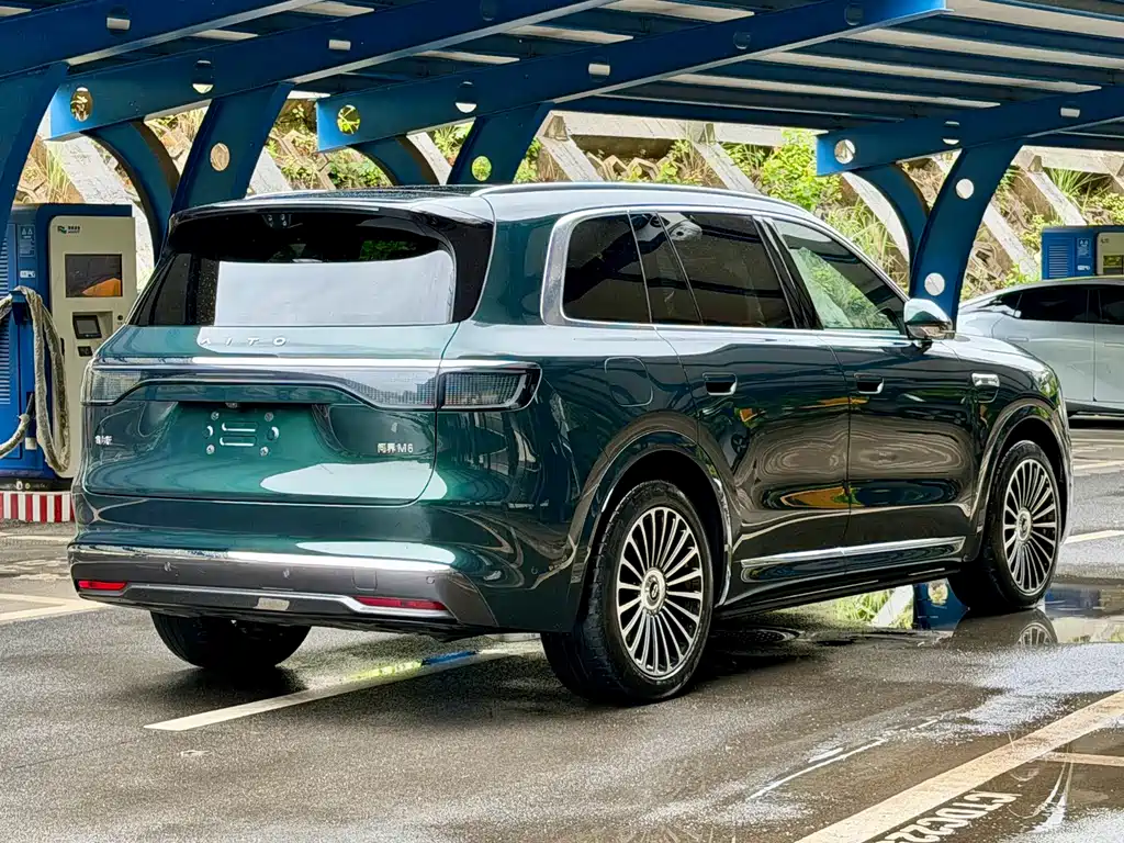 Wenjie M8 2025 extended range Ultra version 53.4kWh 6-seat version 192-line lidar) купить на сайте DeffCars