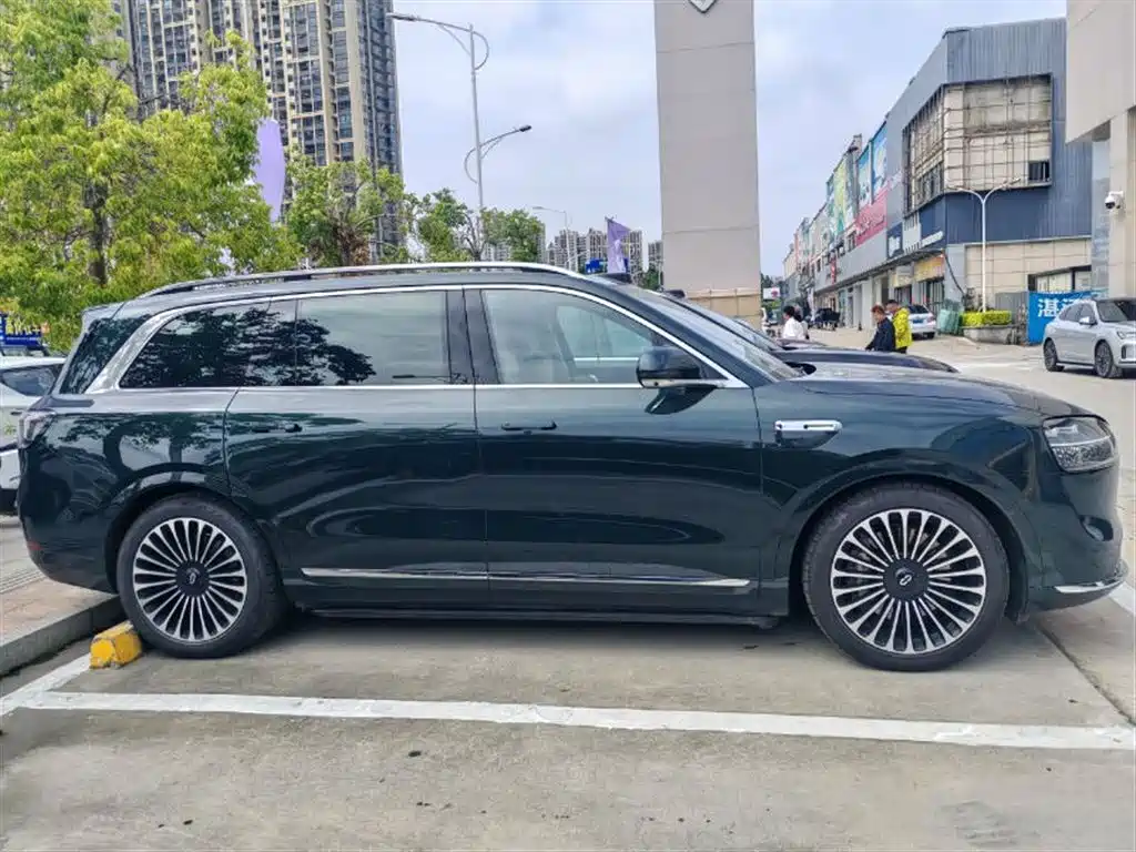 Wenjie M9 2025 pure electric Ultra version 100kWh 6-seater version (192-line lidar) купить на сайте DeffCars