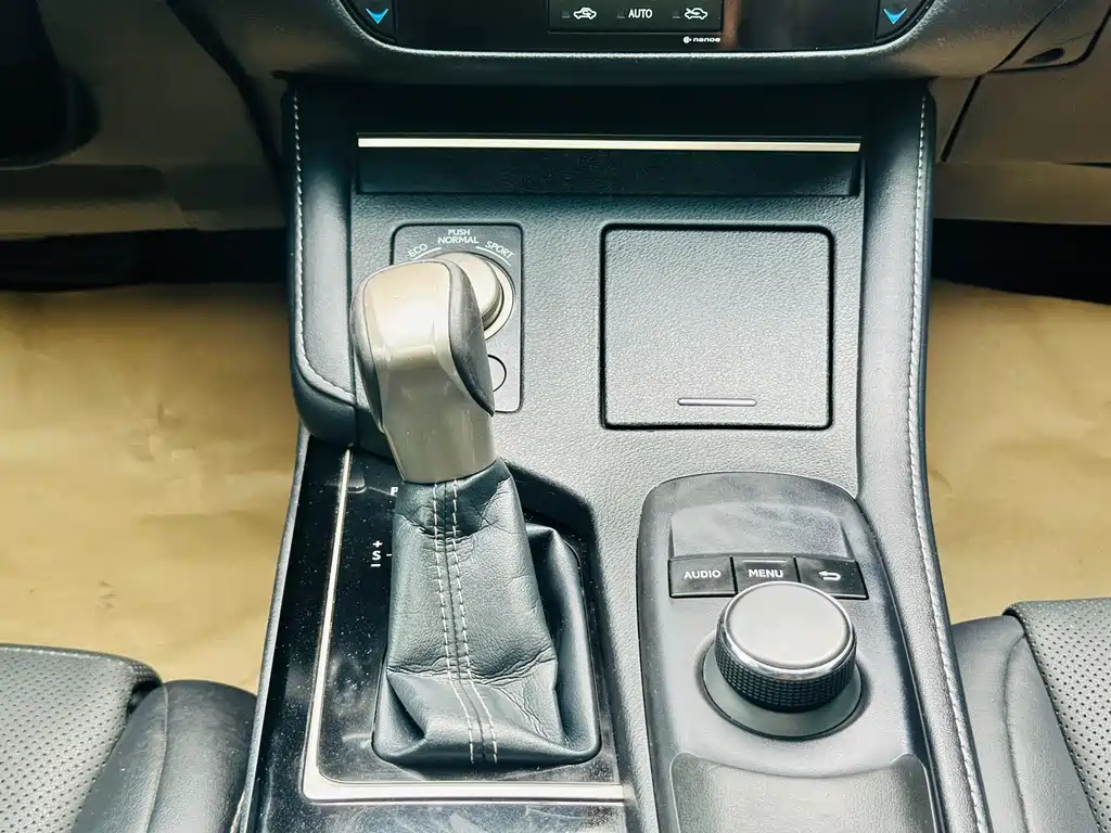 Lexus ES 2015 300h Comfort Edition купить на сайте DeffCars