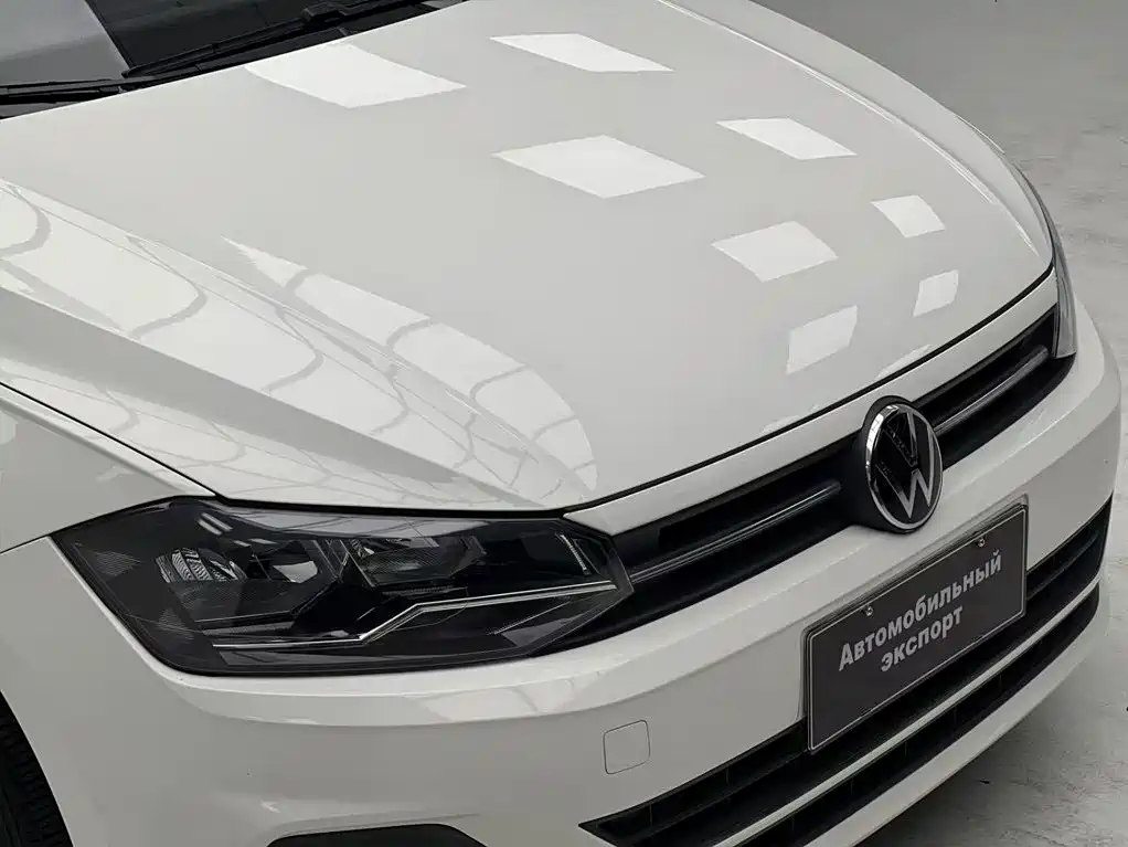 Polo 2022 Plus 1.5L Automatic Indulgence Typography купить на сайте DeffCars