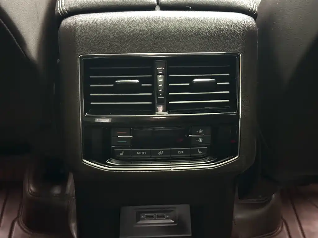 Touron 2019 380TSI four-wheel drive luxury version National VI купить на сайте DeffCars