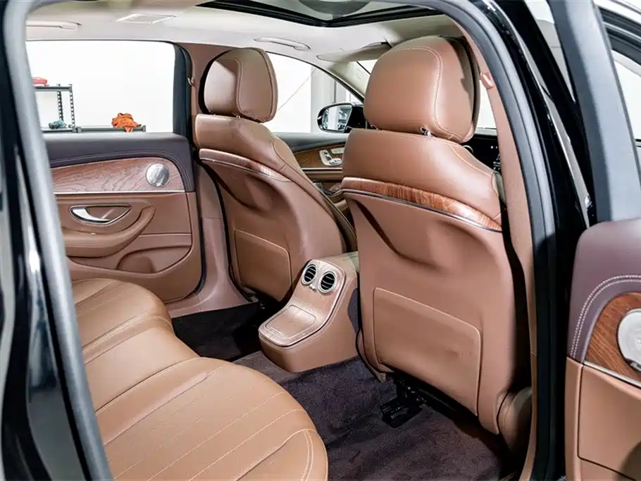 Mercedes-Benz E-Class New Energy 2022 E 350 e L plug-in hybrid sedan купить на сайте DeffCars